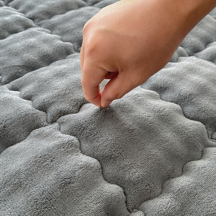 91家纺网 家纺一手货源 找家纺 奇丝雅 2025新款泡泡绒枕套加棉加厚冬季保暖毛绒牛奶绒加绒成人家用枕头套枕芯套单人学生宿舍48x74cm 幻影灰