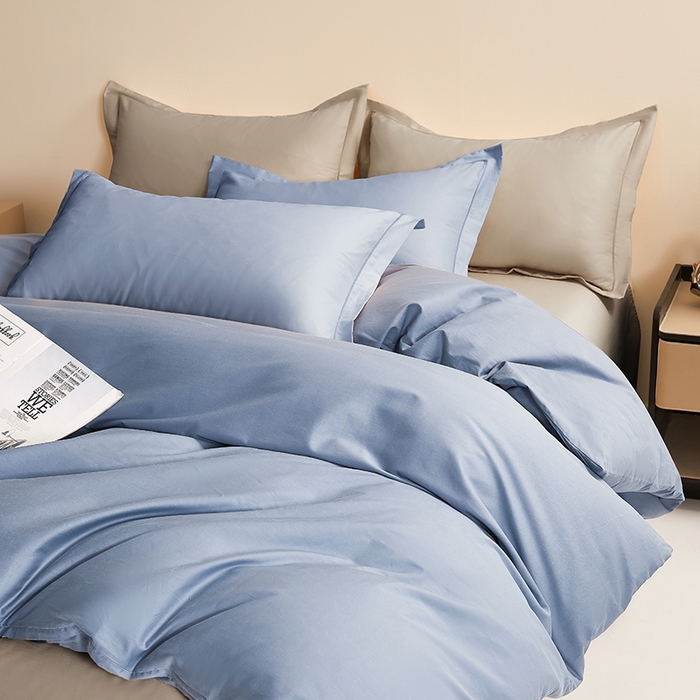 91家纺网 家纺一手货源 找家纺 名优家纺 2026新款60S13374高支密全棉印花纯色四件套 宾利兰+浅灰