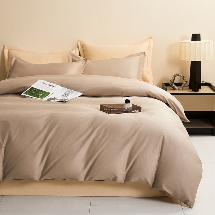 91家纺网 家纺一手货源 找家纺 名优家纺 2026新款60S13374高支密全棉印花纯色四件套 可可棕+奶黄