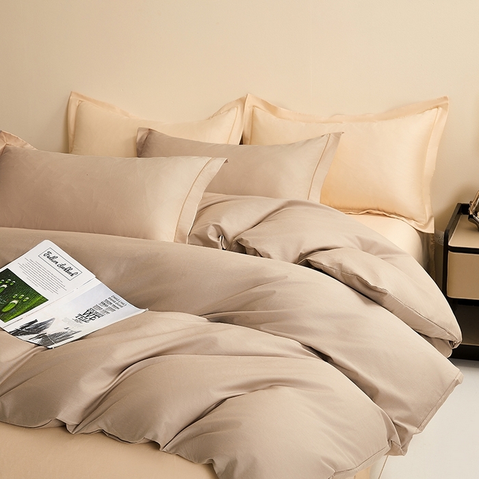 91家纺网 家纺一手货源 找家纺 名优家纺 2026新款60S13374高支密全棉印花纯色四件套 可可棕+奶黄