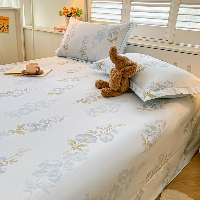 91家纺网 家纺一手货源 找家纺 名优家纺 2026新款60S13374高支密全棉印花纯色四件套 绣花仙-蓝