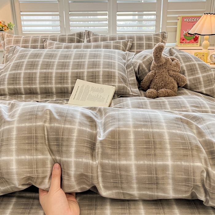 91家纺网 家纺一手货源 找家纺 名优家纺 2026新款60S13374高支密全棉印花纯色四件套 软麻-咖