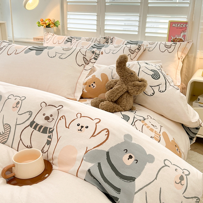 91家纺网 家纺一手货源 找家纺 名优家纺 2026新款60S13374高支密全棉印花纯色四件套 熊派对-米