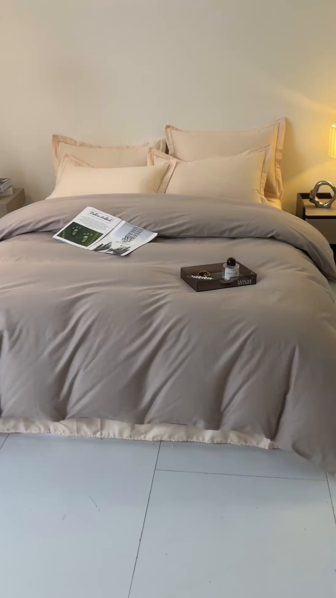 91家纺网 家纺一手货源 找家纺 名优家纺 2026新款60S13374高支密全棉印花纯色四件套 可可棕+奶黄