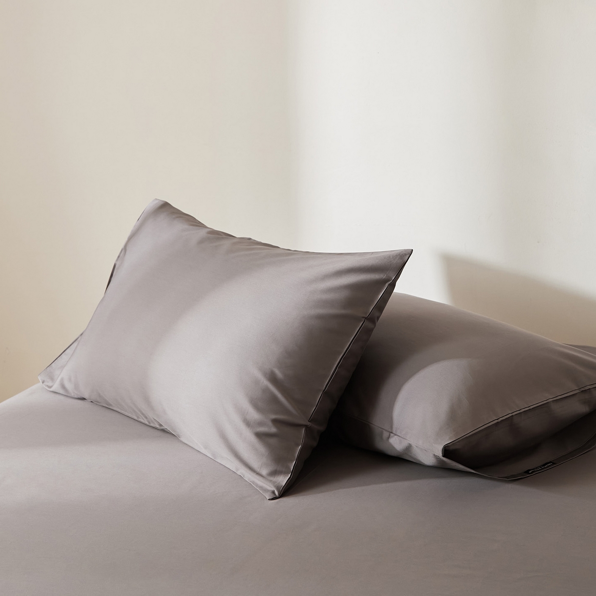 91家纺网 家纺一手货源 找家纺 EH家居 2026新款长绒棉安缦之境单品系列单枕套 AA版-安缦之境-冰岛灰