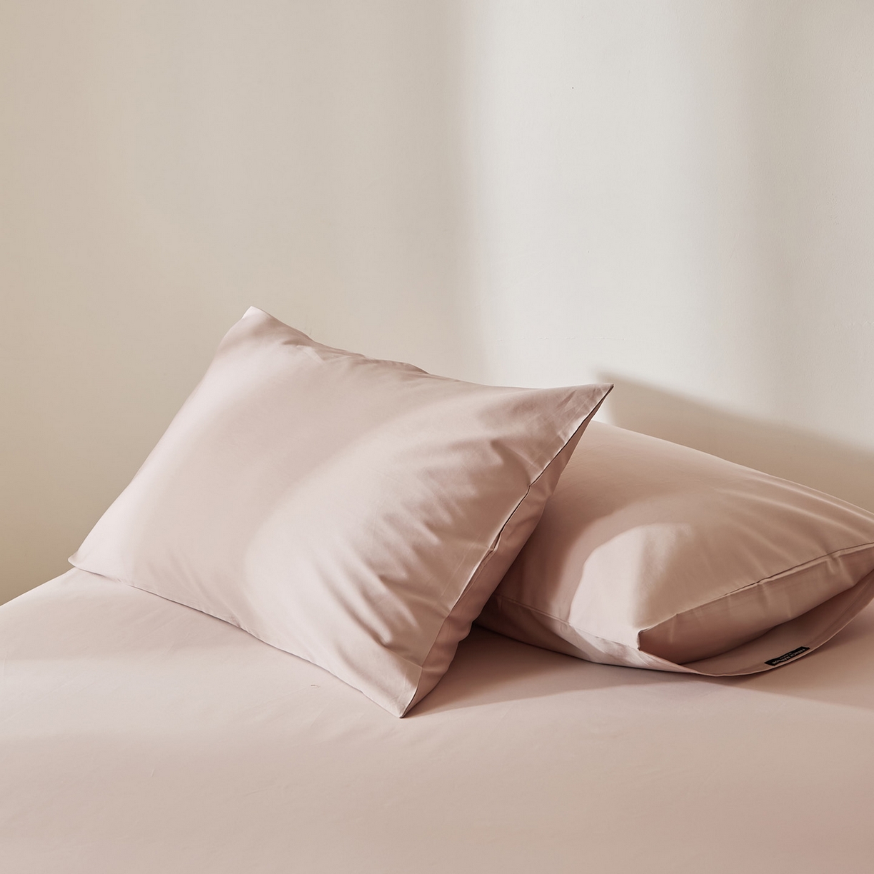 91家纺网 家纺一手货源 找家纺 EH家居 2026新款长绒棉安缦之境单品系列单枕套 AA版-安缦之境-灰裸粉