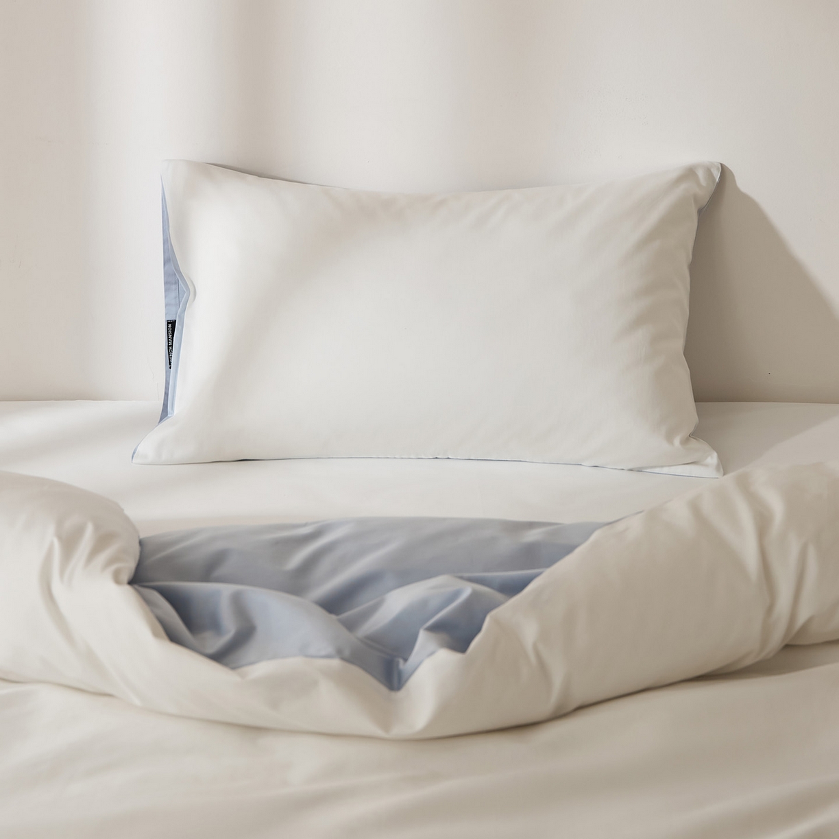 91家纺网 家纺一手货源 找家纺 EH家居 2026新款长绒棉安缦之境单品系列单枕套 AB版-安缦之境-蓝白