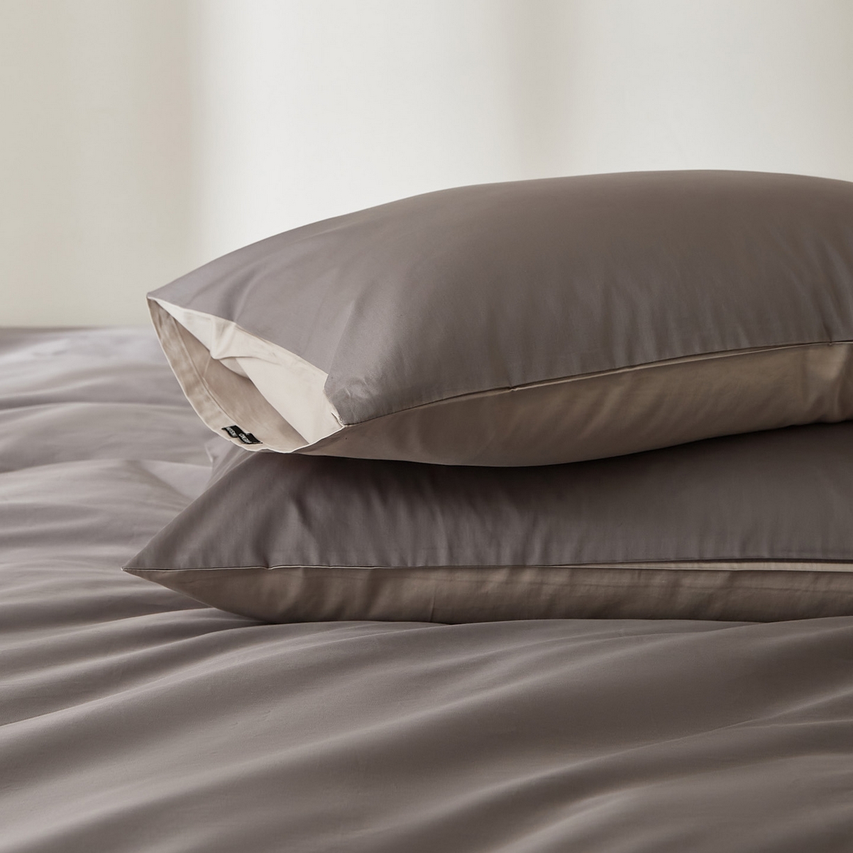 91家纺网 家纺一手货源 找家纺 EH家居 2026新款长绒棉安缦之境单品系列单枕套 AB版-安缦之境-冰岛深灰