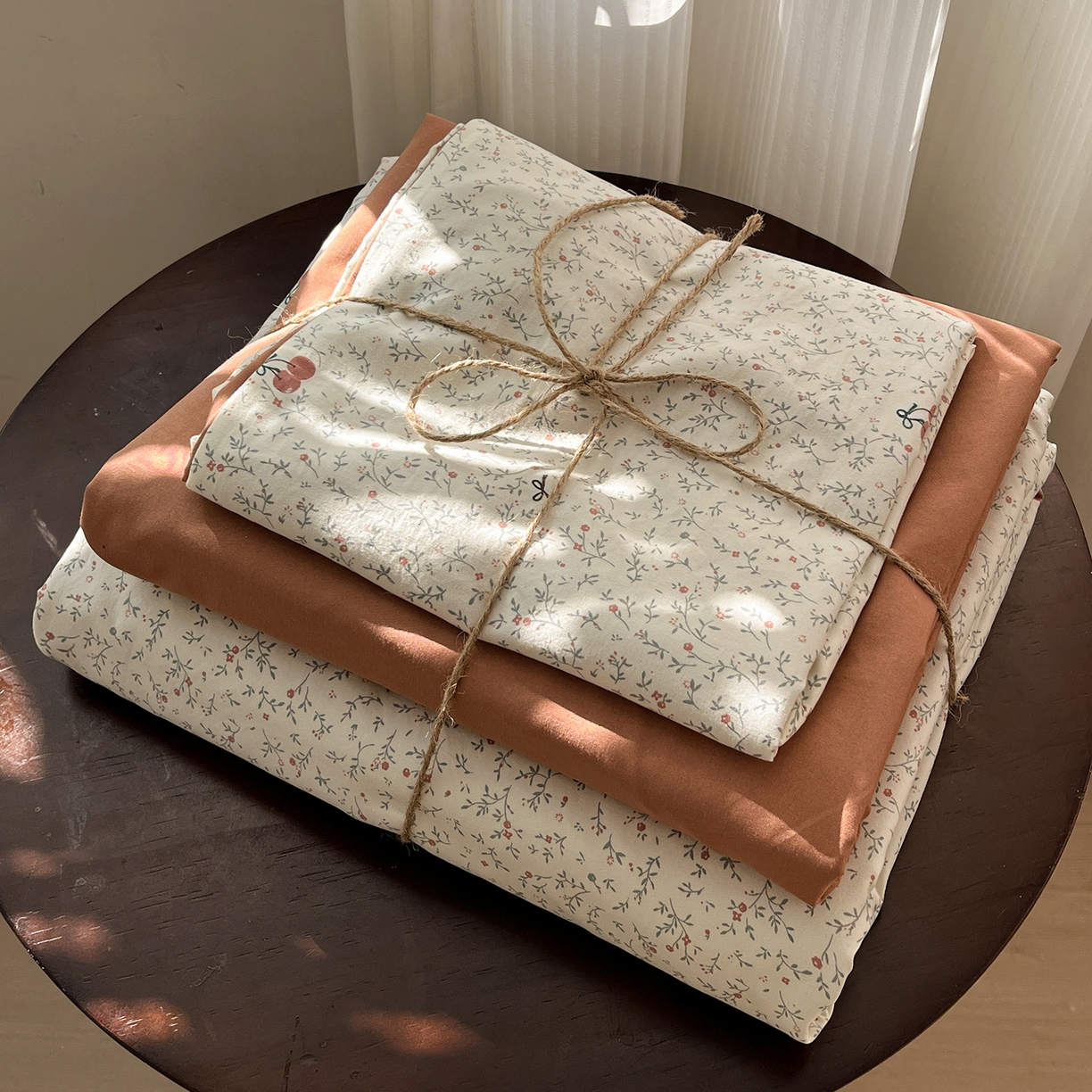 91家纺网 家纺一手货源 找家纺 水墨江南 2026新款加厚仿棉古法水洗棉小布袋款印花四件套 花园果果