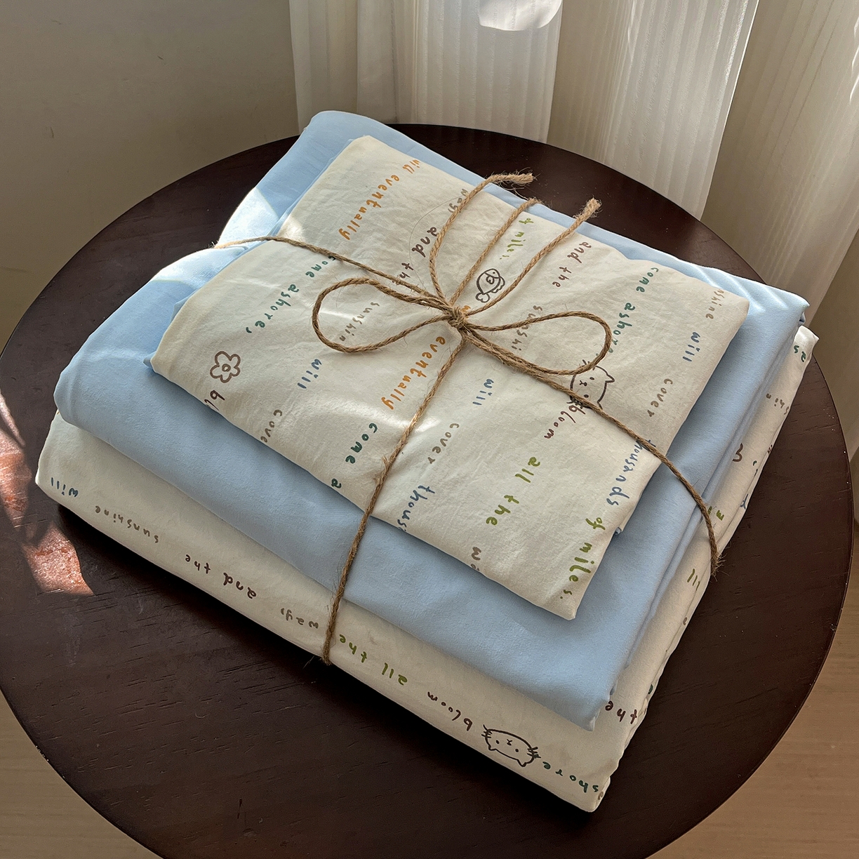 91家纺网 家纺一手货源 找家纺 水墨江南 2026新款加厚仿棉古法水洗棉小布袋款印花四件套 小猫钓鱼