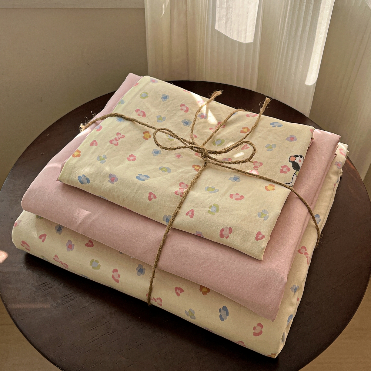 91家纺网 家纺一手货源 找家纺 水墨江南 2026新款加厚仿棉古法水洗棉小布袋款印花四件套 性感小狗