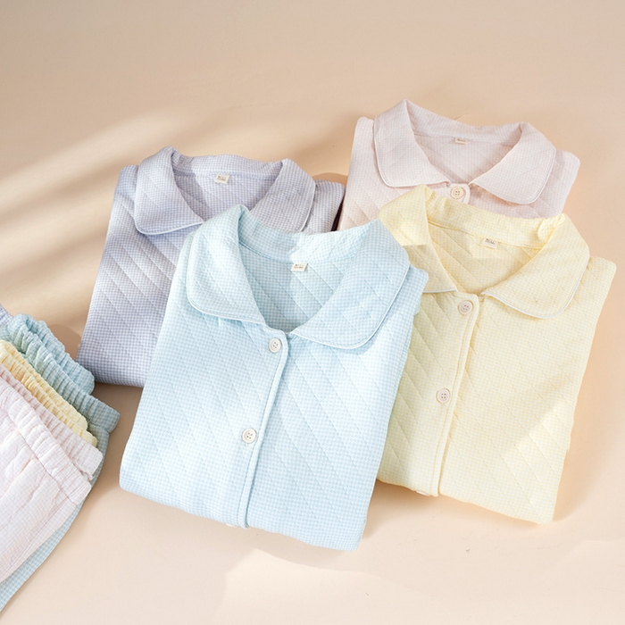 91家纺网 家纺一手货源 找家纺 洛兰沙家居馆 2025新款三层保暖女士秋冬家居服翻领长袖长裤套装简约宽松空气棉睡衣软糯 组合图仅供展示不可下单