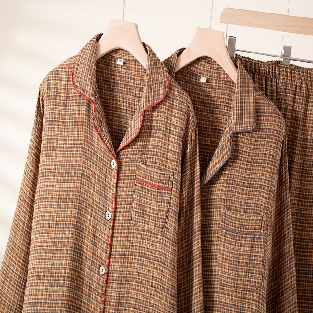 91家纺网 家纺一手货源 找家纺 洛兰沙家居馆 2025新款情侣款全棉双层男女家居服简约睡衣套装长袖长裤格子简约风舒适款 女士莫奈花园长袖长裤套装-卡其色