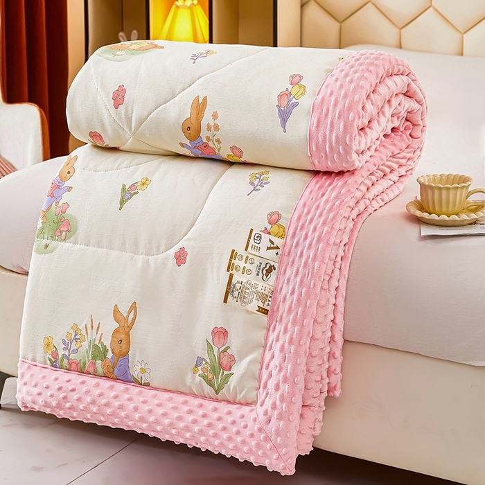 91家纺网 家纺一手货源 找家纺 蔻之羽 （全年现货）2026年新款豆豆被春秋被夏被加厚冬被空调被四季绒被子 欢乐兔-粉