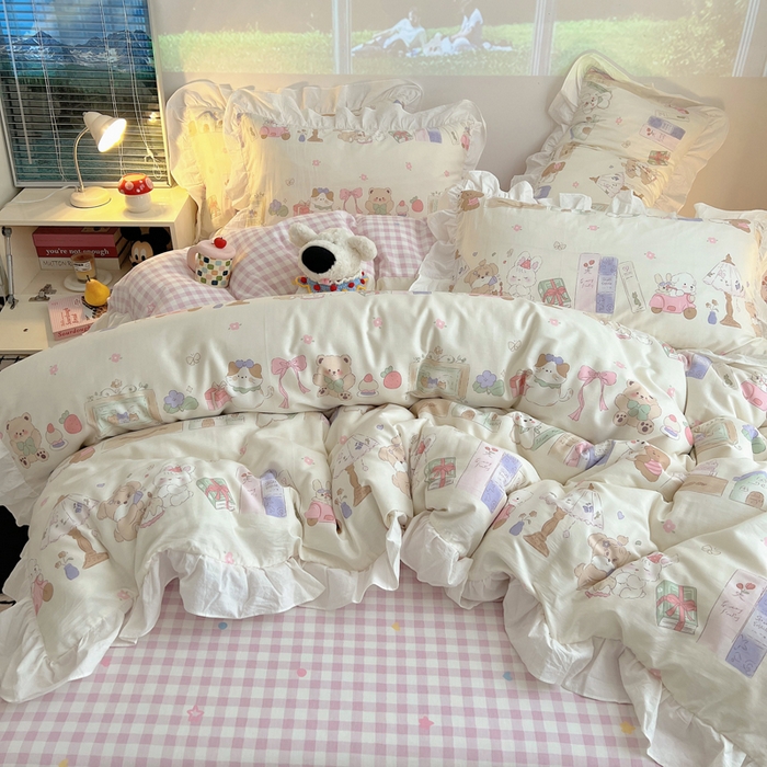 91家纺网 家纺一手货源 找家纺 六巷胡同 2026春夏新款韩式INS减龄花边款全棉卡通四件套 花边欢乐课堂趴