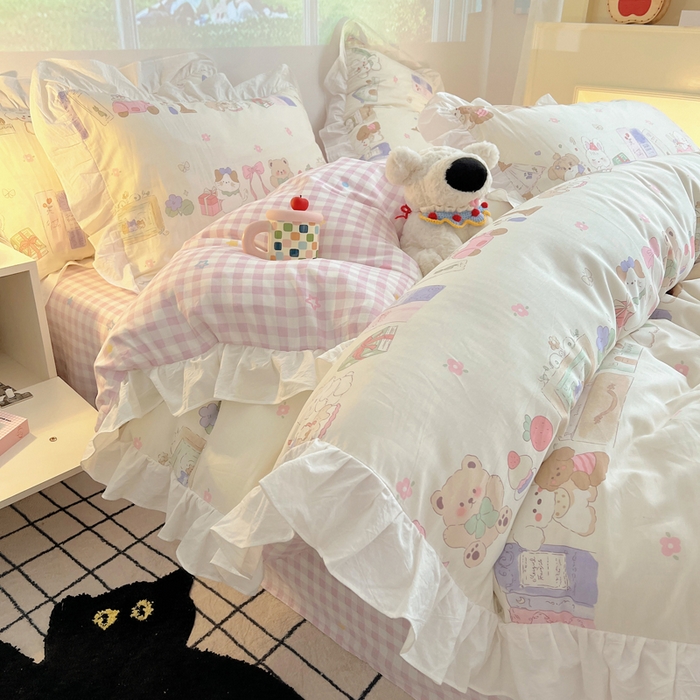 91家纺网 家纺一手货源 找家纺 六巷胡同 2026春夏新款韩式INS减龄花边款全棉卡通四件套 花边欢乐课堂趴