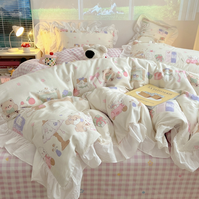 91家纺网 家纺一手货源 找家纺 六巷胡同 2026春夏新款韩式INS减龄花边款全棉卡通四件套 花边欢乐课堂趴