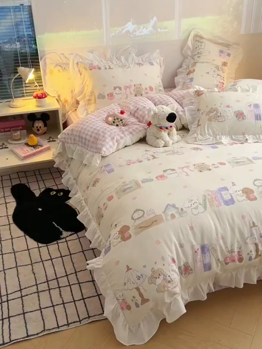 91家纺网 家纺一手货源 找家纺 六巷胡同 2026春夏新款韩式INS减龄花边款全棉卡通四件套 花边欢乐课堂趴