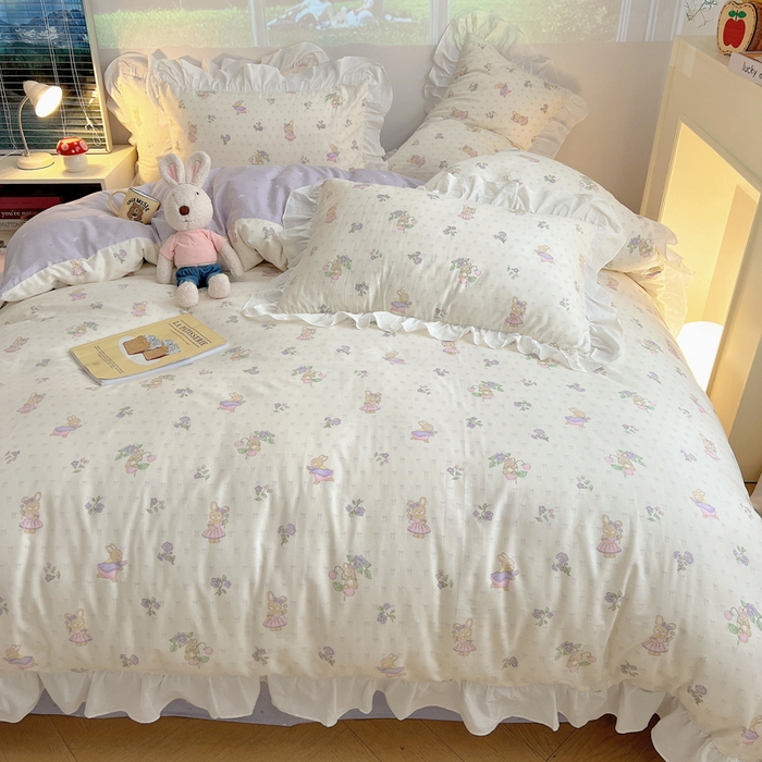 91家纺网 家纺一手货源 找家纺 六巷胡同 2026春夏新款韩式INS减龄花边款全棉卡通四件套 花边假日庄园兔