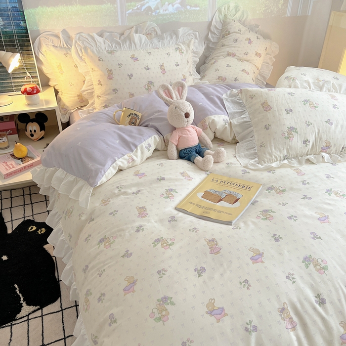 91家纺网 家纺一手货源 找家纺 六巷胡同 2026春夏新款韩式INS减龄花边款全棉卡通四件套 花边假日庄园兔