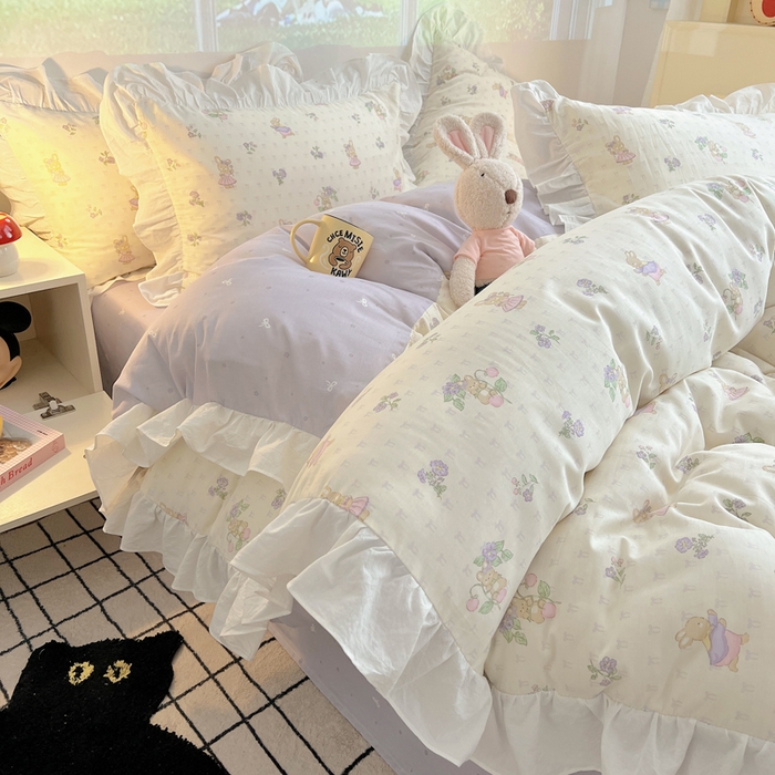 91家纺网 家纺一手货源 找家纺 六巷胡同 2026春夏新款韩式INS减龄花边款全棉卡通四件套 花边假日庄园兔