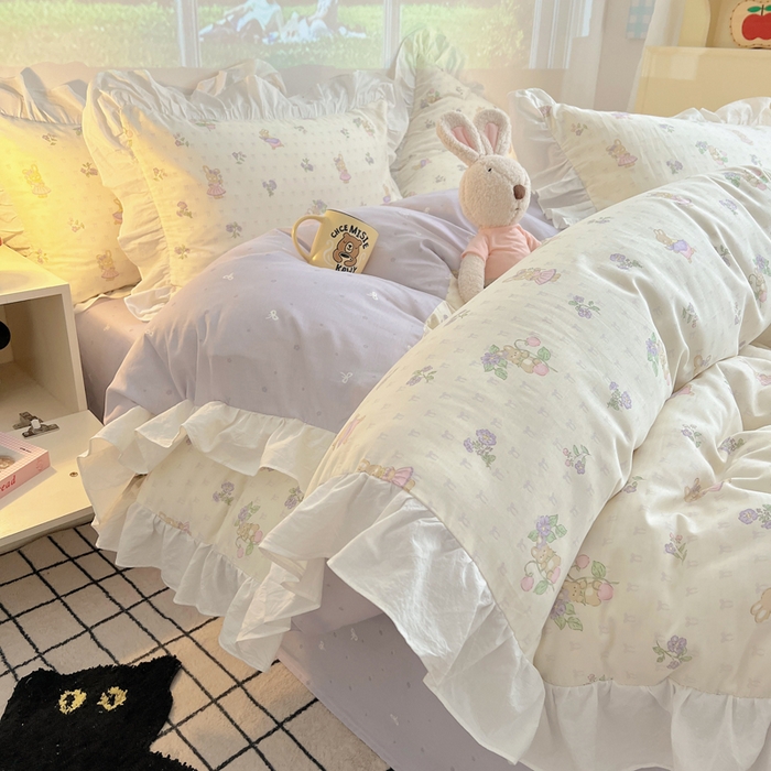 91家纺网 家纺一手货源 找家纺 六巷胡同 2026春夏新款韩式INS减龄花边款全棉卡通四件套 花边假日庄园兔