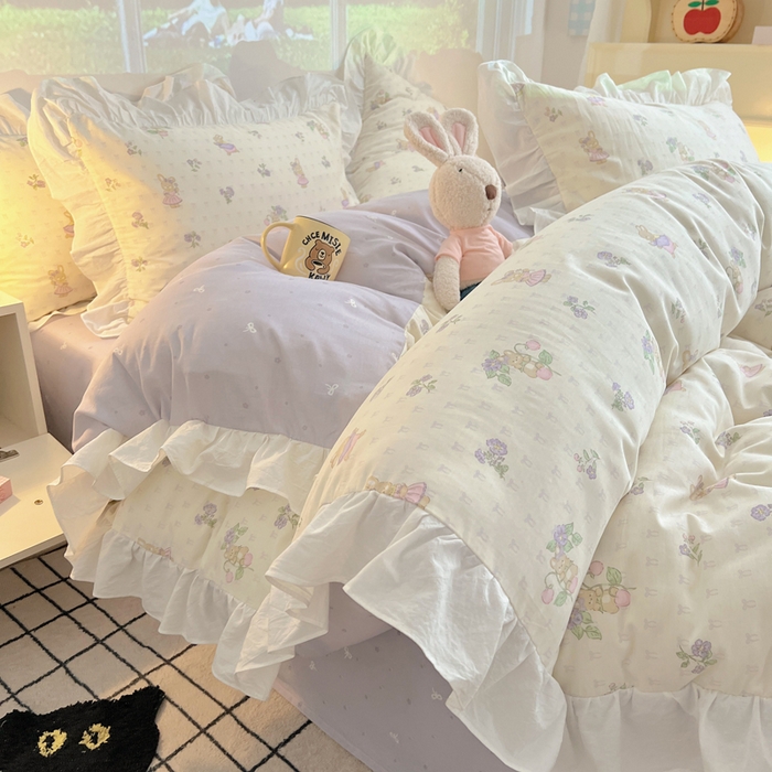 91家纺网 家纺一手货源 找家纺 六巷胡同 2026春夏新款韩式INS减龄花边款全棉卡通四件套 花边假日庄园兔