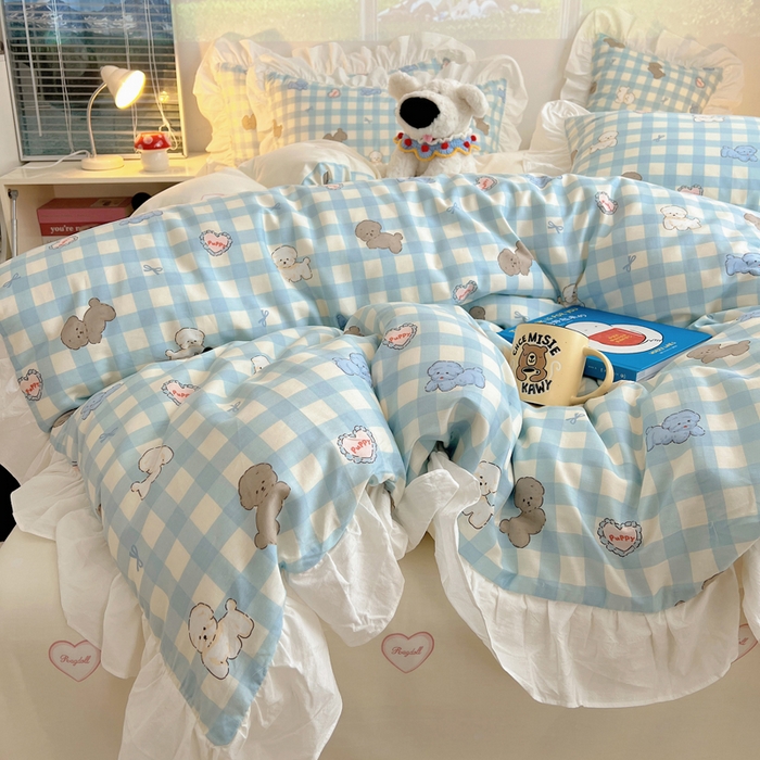 91家纺网 家纺一手货源 找家纺 六巷胡同 2026春夏新款韩式INS减龄花边款全棉卡通四件套 花边蓝格奶油狗