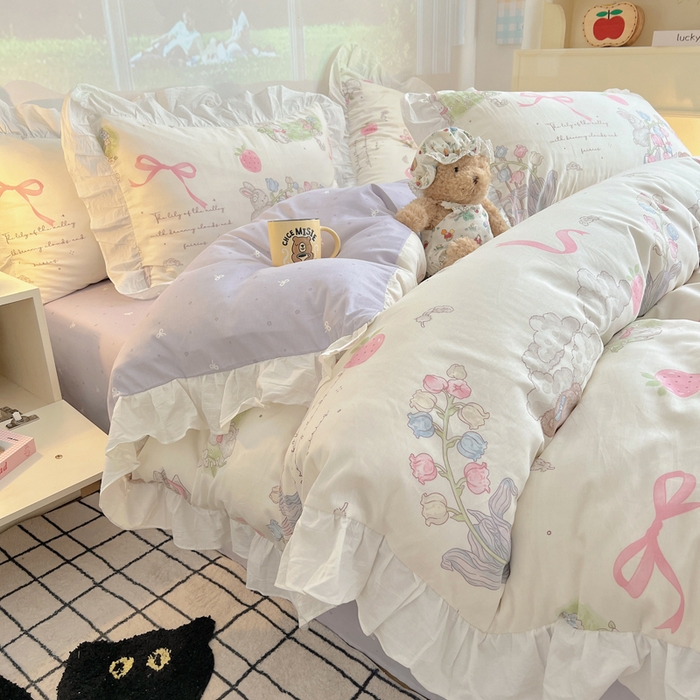 91家纺网 家纺一手货源 找家纺 六巷胡同 2026春夏新款韩式INS减龄花边款全棉卡通四件套 花边秘境花园熊