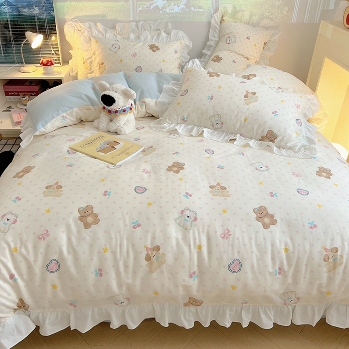 91家纺网 家纺一手货源 找家纺 六巷胡同 2026春夏新款韩式INS减龄花边款全棉卡通四件套 花边奶油甜心熊