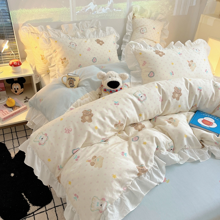 91家纺网 家纺一手货源 找家纺 六巷胡同 2026春夏新款韩式INS减龄花边款全棉卡通四件套 花边奶油甜心熊