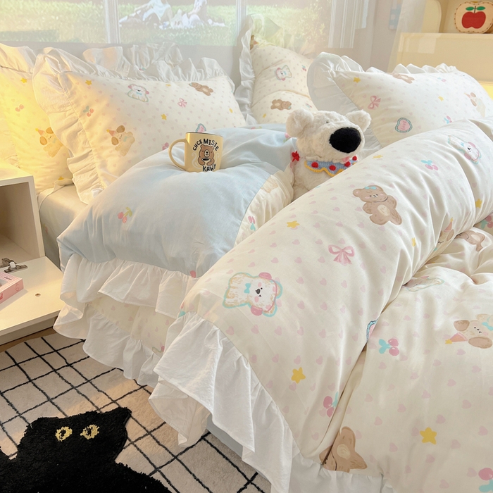 91家纺网 家纺一手货源 找家纺 六巷胡同 2026春夏新款韩式INS减龄花边款全棉卡通四件套 花边奶油甜心熊