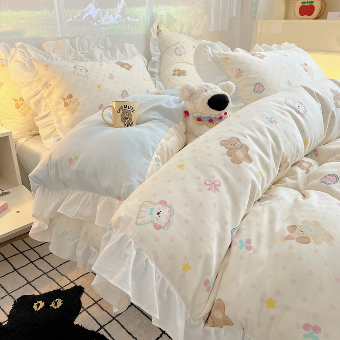 91家纺网 家纺一手货源 找家纺 六巷胡同 2026春夏新款韩式INS减龄花边款全棉卡通四件套 花边奶油甜心熊