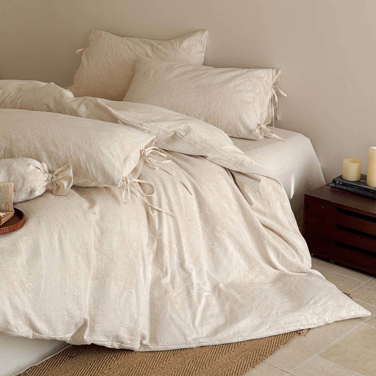 91家纺网 家纺一手货源 找家纺 极简 2026新款全棉亚麻浮雕提花四件套-场景二（控价：小号195标准295加大313） 林间絮语