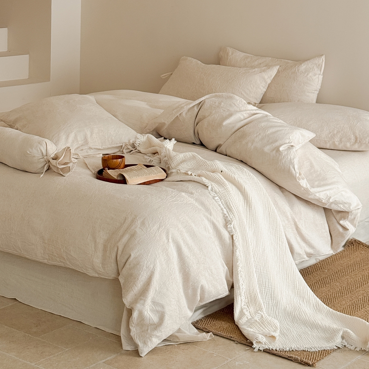 91家纺网 家纺一手货源 找家纺 极简 2026新款全棉亚麻浮雕提花四件套-场景二（控价：小号195标准295加大313） 林间絮语