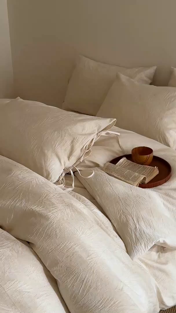 91家纺网 家纺一手货源 找家纺 极简 2026新款全棉亚麻浮雕提花四件套-场景二（控价：小号195标准295加大313） 素秋叶韵