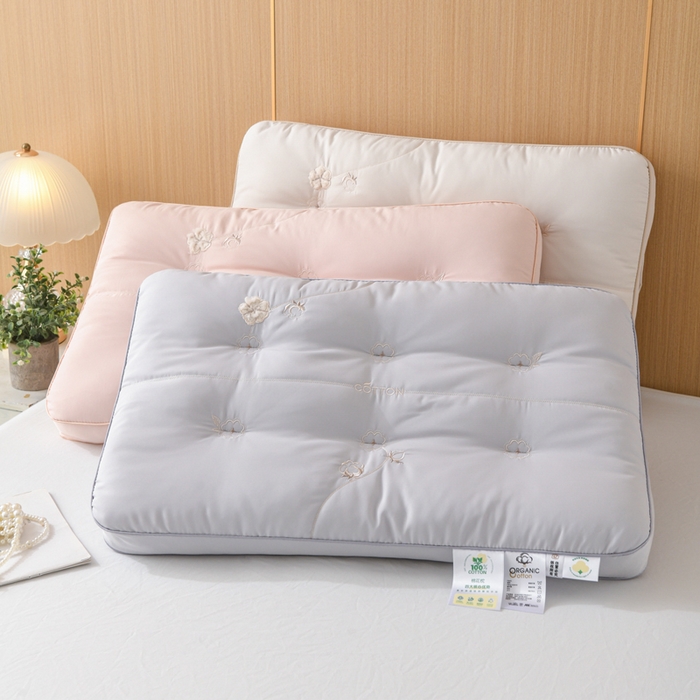 91家纺网 家纺一手货源 找家纺 仁宇枕业 2025新款新品彩色棉花朵枕头枕芯 组合图