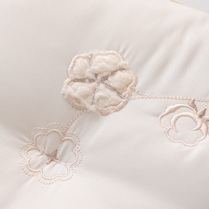 91家纺网 家纺一手货源 找家纺 仁宇枕业 2025新款新品彩色棉花朵枕头枕芯 彩色棉花朵枕-粉色