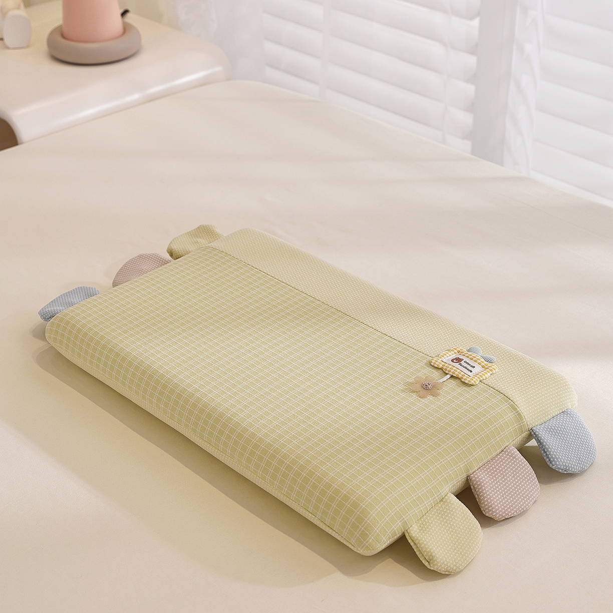 91家纺网 家纺一手货源 找家纺 仁宇枕业 2025新款新品亲肤暖绒礼物熊儿童安抚记忆枕头枕芯 暖绒礼物熊安抚枕-黄色