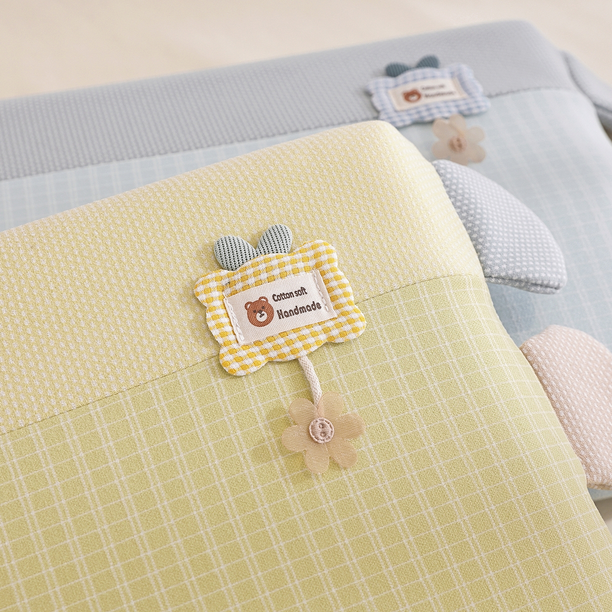 91家纺网 家纺一手货源 找家纺 仁宇枕业 2025新款新品亲肤暖绒礼物熊儿童安抚记忆枕头枕芯 暖绒礼物熊安抚枕-黄色