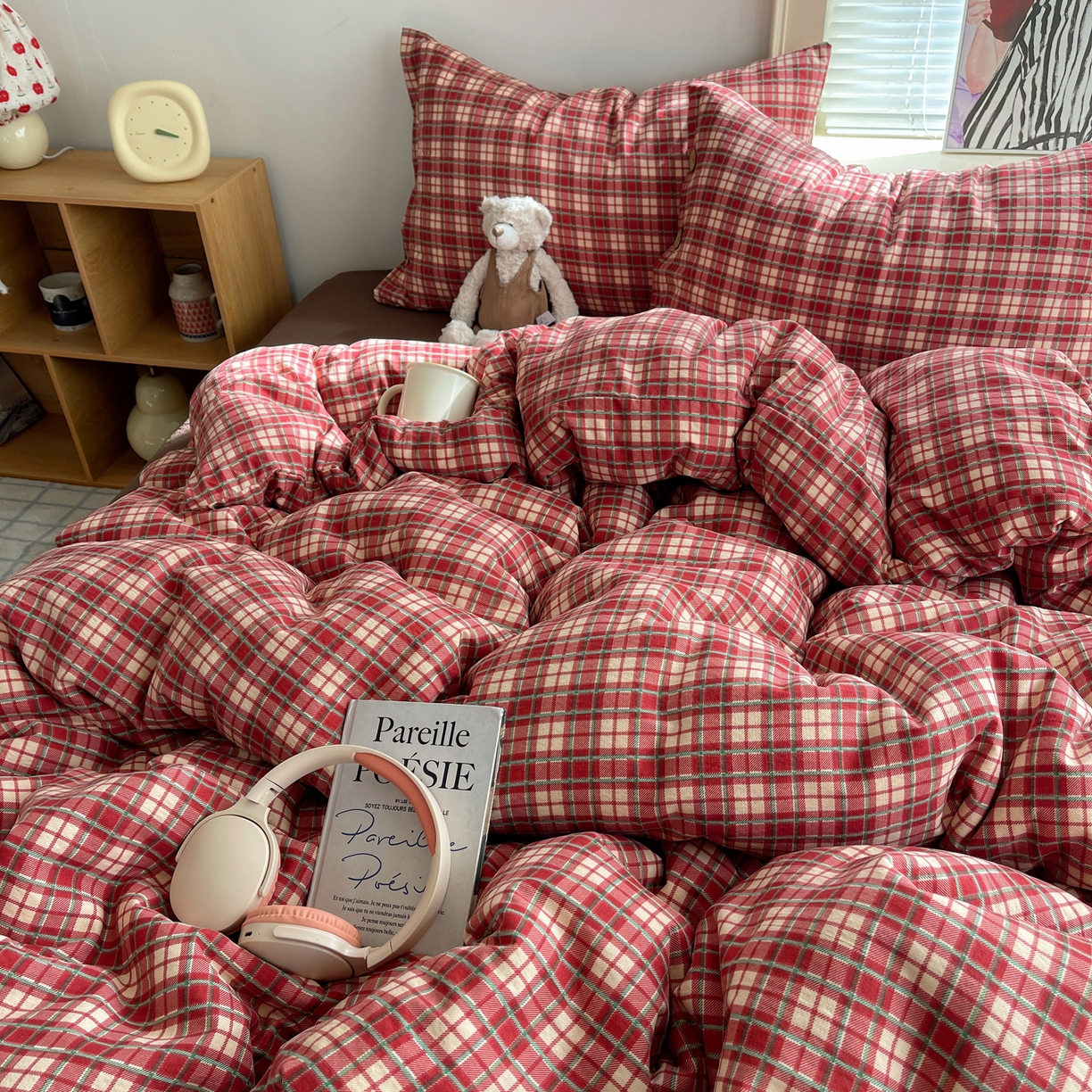 91家纺网 家纺一手货源 找家纺 （总）优兰朵 2025新款新年热款格子条纹双拼繁花云感木棉纽扣款宿舍新款老钱风四件套