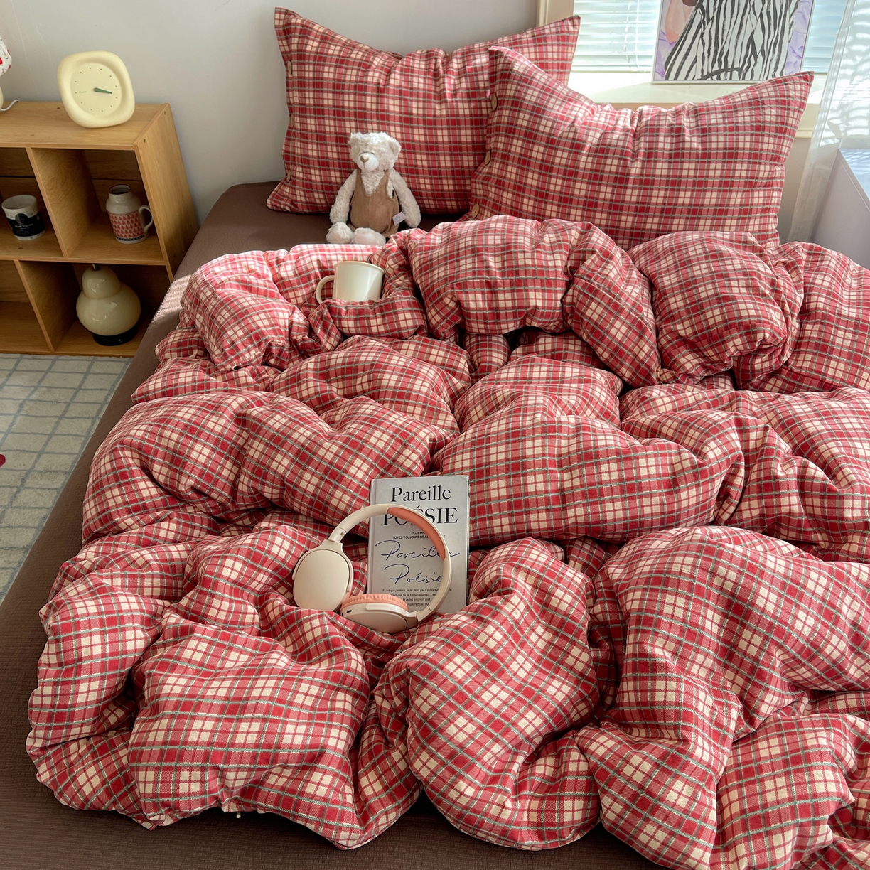 91家纺网 家纺一手货源 找家纺 （总）优兰朵 2025新款新年热款格子条纹双拼繁花云感木棉纽扣款宿舍新款老钱风四件套