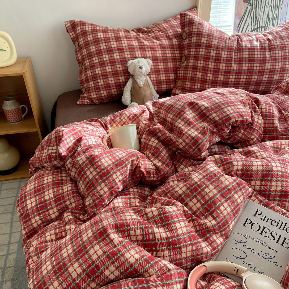 91家纺网 家纺一手货源 找家纺 优兰朵 2025新款新年热款格子条纹双拼繁花云感木棉纽扣款宿舍新款老钱风四件套 圣诞