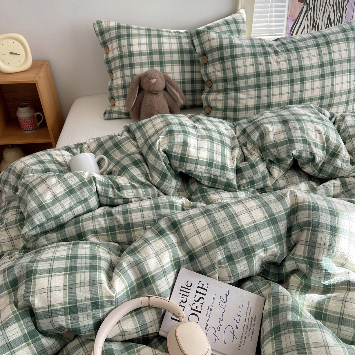 91家纺网 家纺一手货源 找家纺 优兰朵 2025新款新年热款格子条纹双拼繁花云感木棉纽扣款宿舍新款老钱风四件套 青柠