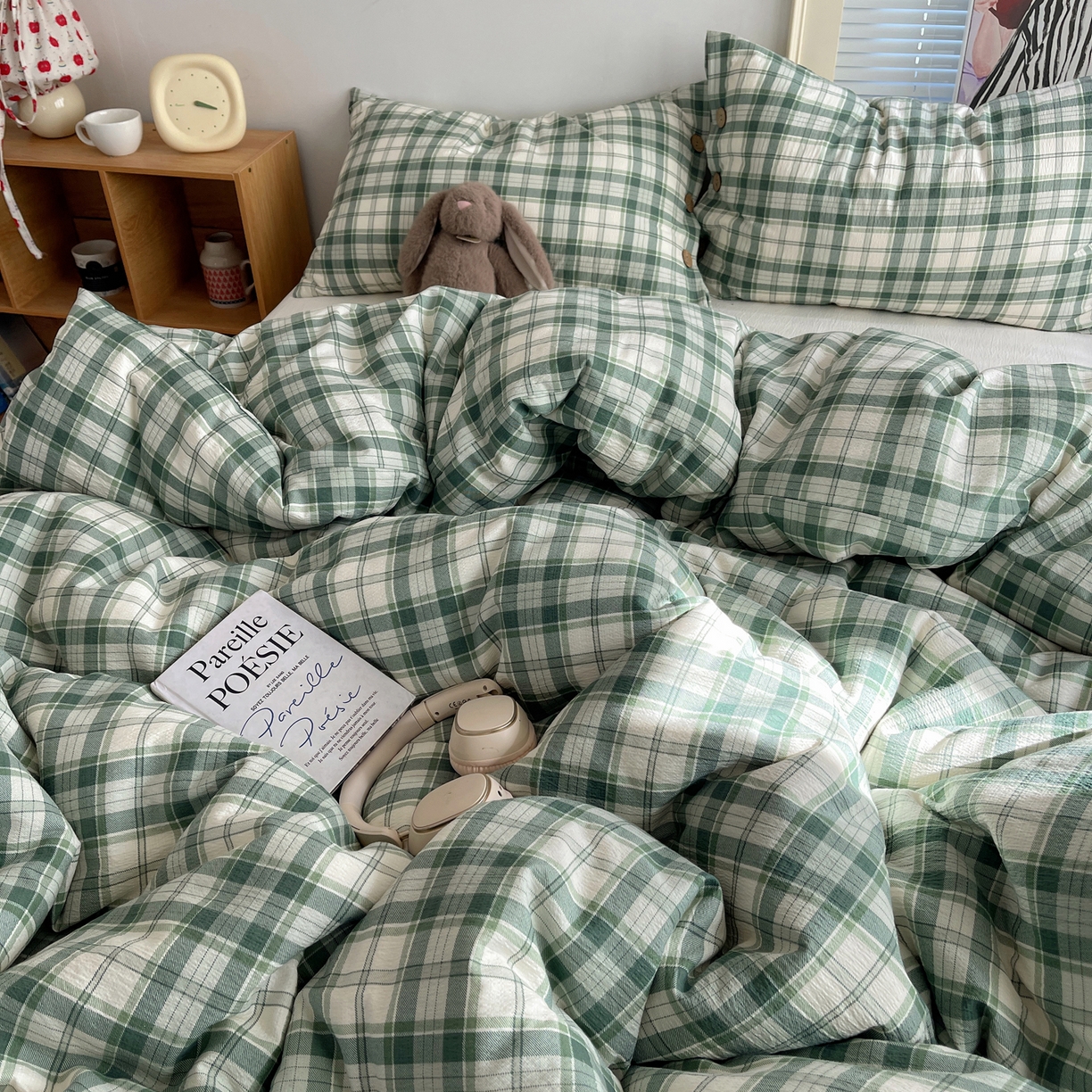 91家纺网 家纺一手货源 找家纺 优兰朵 2025新款新年热款格子条纹双拼繁花云感木棉纽扣款宿舍新款老钱风四件套 青柠