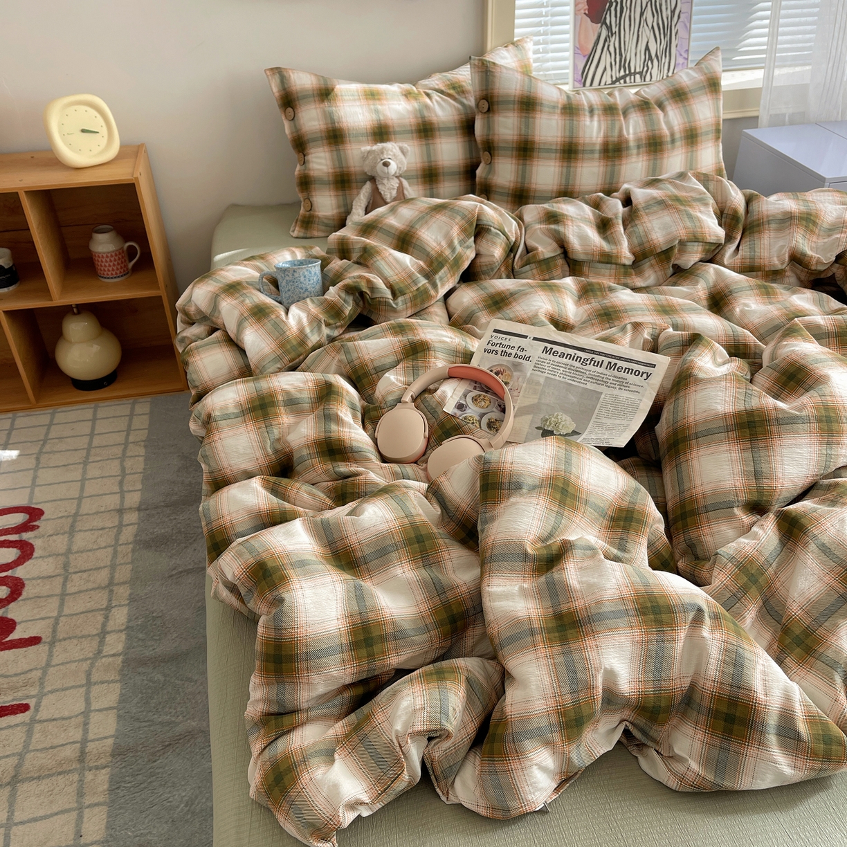 91家纺网 家纺一手货源 找家纺 优兰朵 2025新款新年热款格子条纹双拼繁花云感木棉纽扣款宿舍新款老钱风四件套 葵野