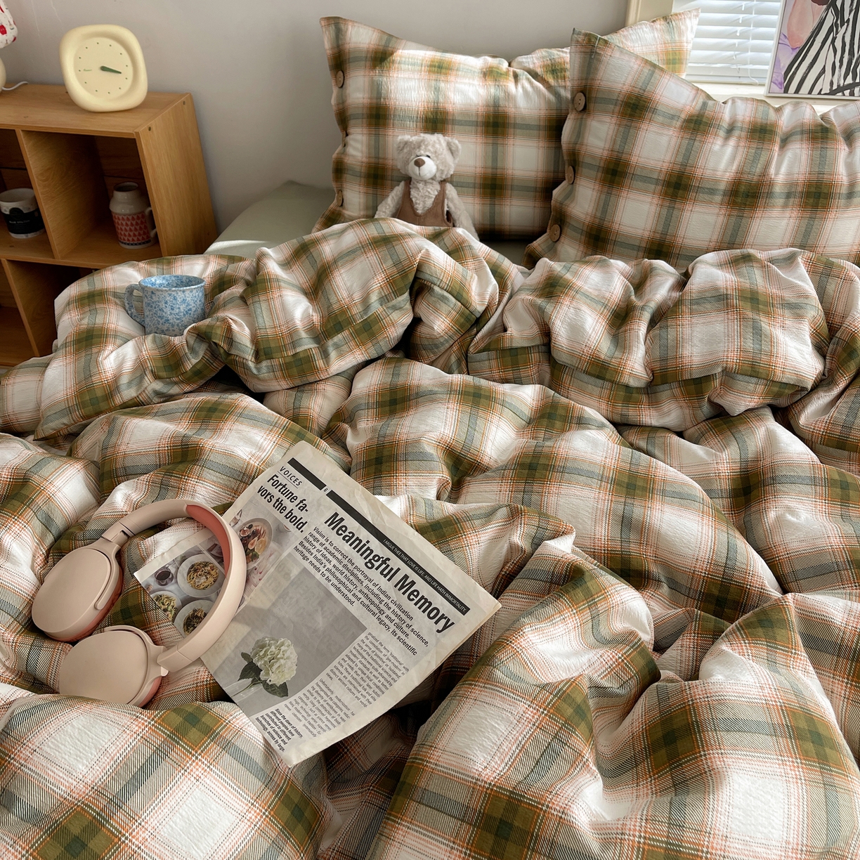 91家纺网 家纺一手货源 找家纺 优兰朵 2025新款新年热款格子条纹双拼繁花云感木棉纽扣款宿舍新款老钱风四件套 葵野