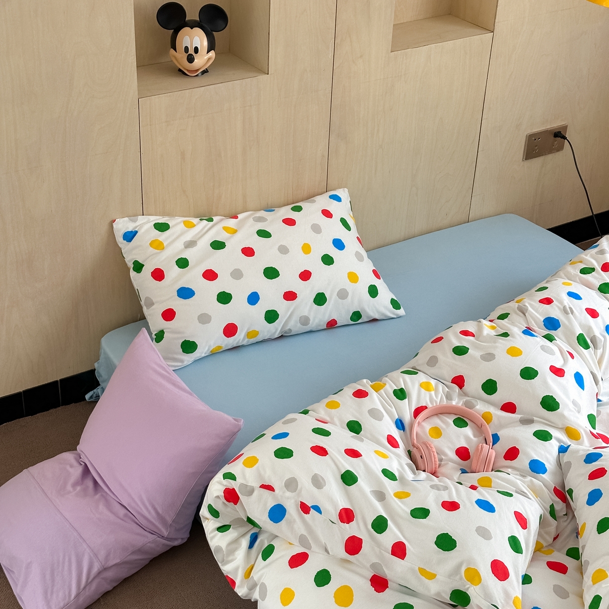 91家纺网 家纺一手货源 找家纺 爱丽丝 2026新款全棉针织四件套 彩色波点