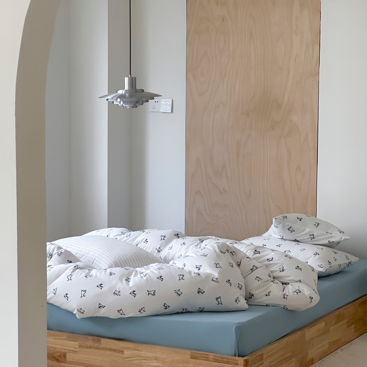 91家纺网 家纺一手货源 找家纺 爱丽丝 2026新款全棉针织四件套 屁屁兔