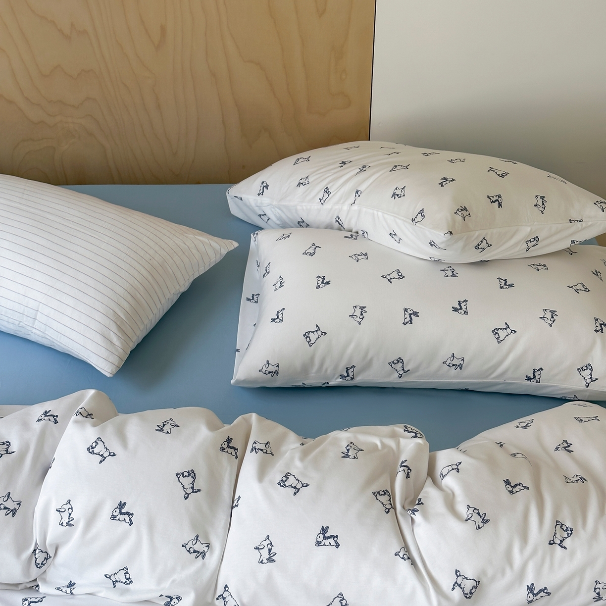 91家纺网 家纺一手货源 找家纺 爱丽丝 2026新款全棉针织四件套 屁屁兔